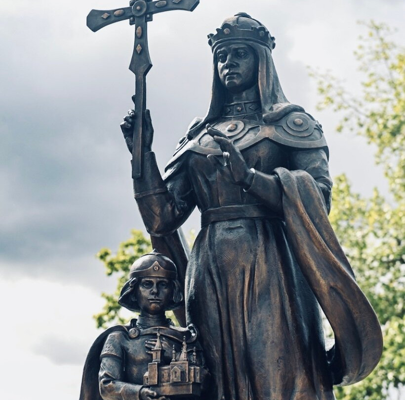 Monument to Saint Equal-to-the-Apostles Princess Olga-普斯科夫必去景点