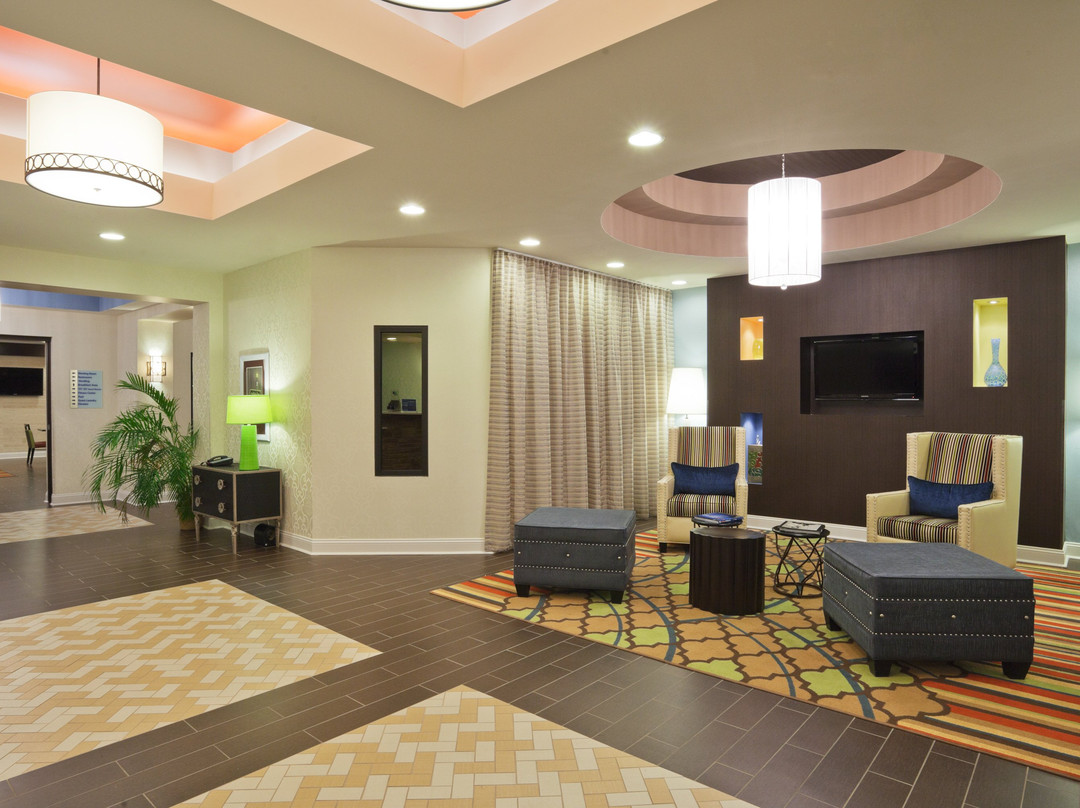 Holiday Inn Express & Suites Fulton by IHG主图
