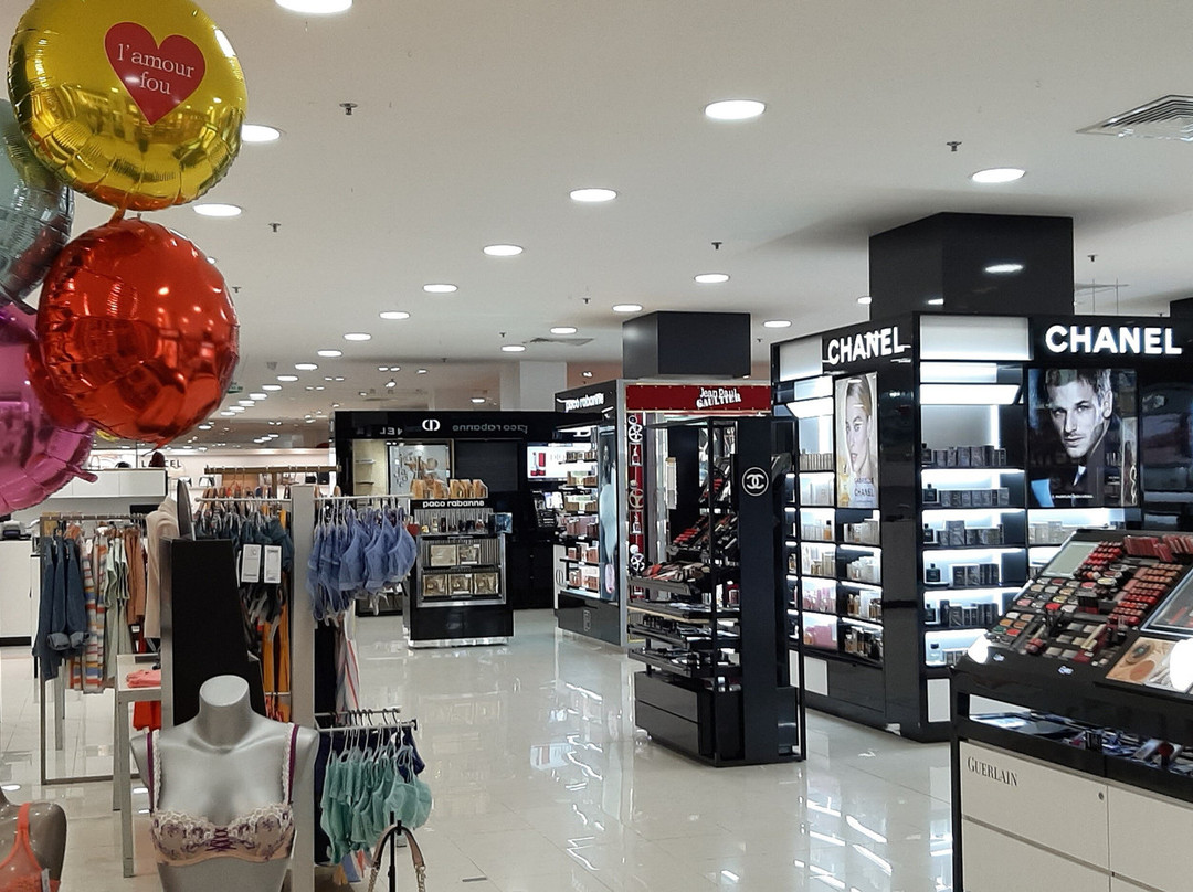 Galleria Commercial Center-Le Lamentin必去景点