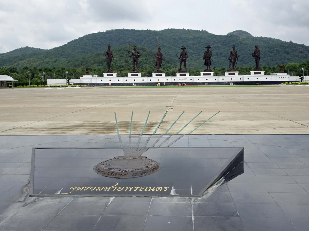 7 Kings of Siam Statues-Nong Kae必去景点