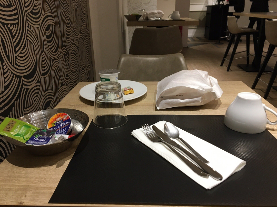 最佳西方巴黎乔治沙国防酒店主图