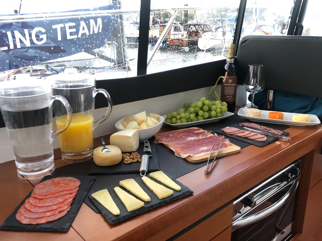 LUXURY YACHTS景点图片
