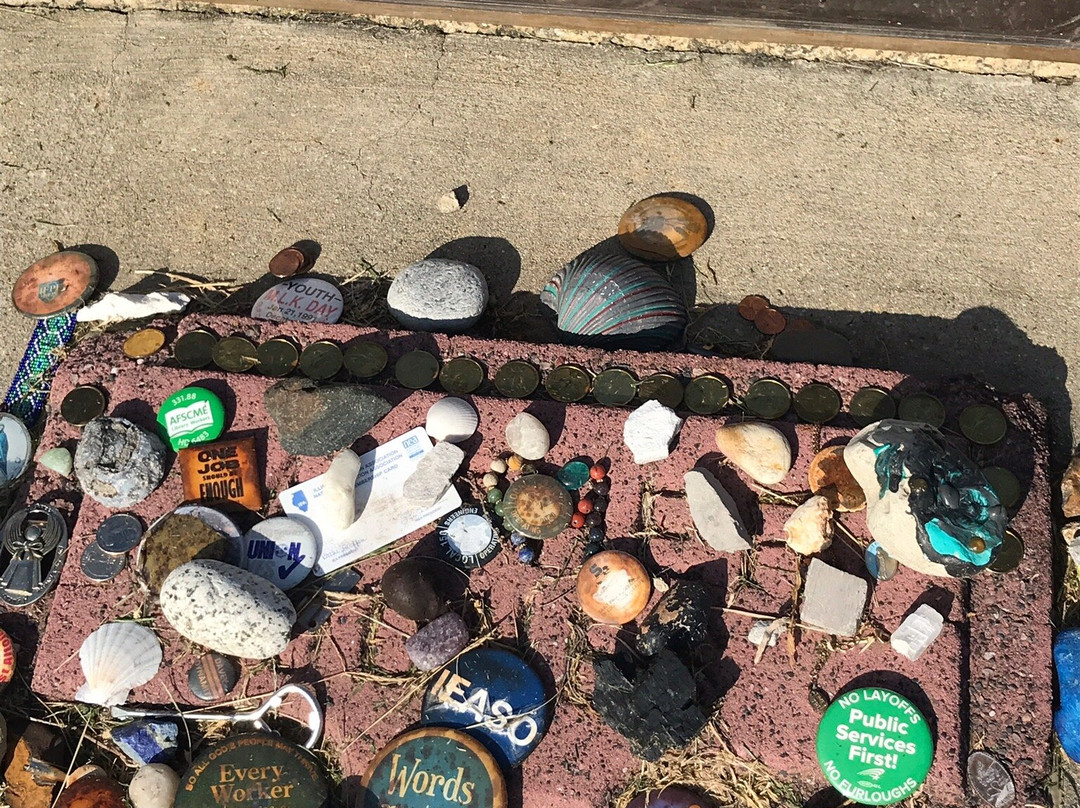 Mother Jones Monument-Mount Olive必去景点