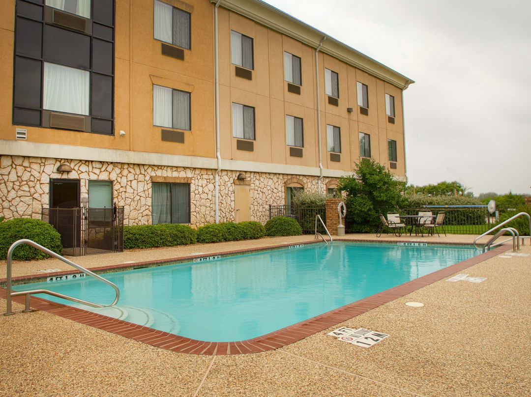 Holiday Inn Express & Suites Center By IHG主图