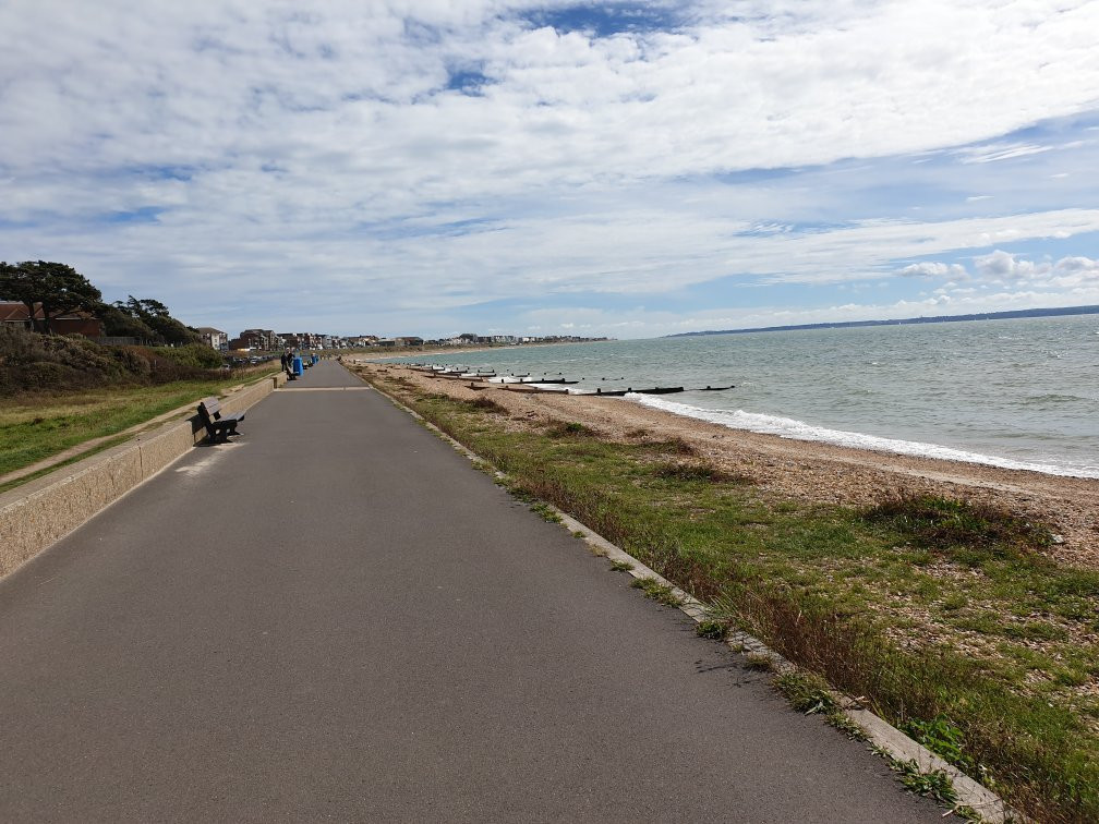 Hill Head Beach景点图片