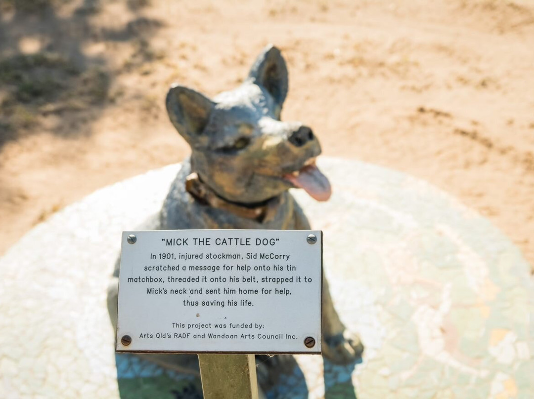 Mick the Dog & O'Sullivan Park景点图片