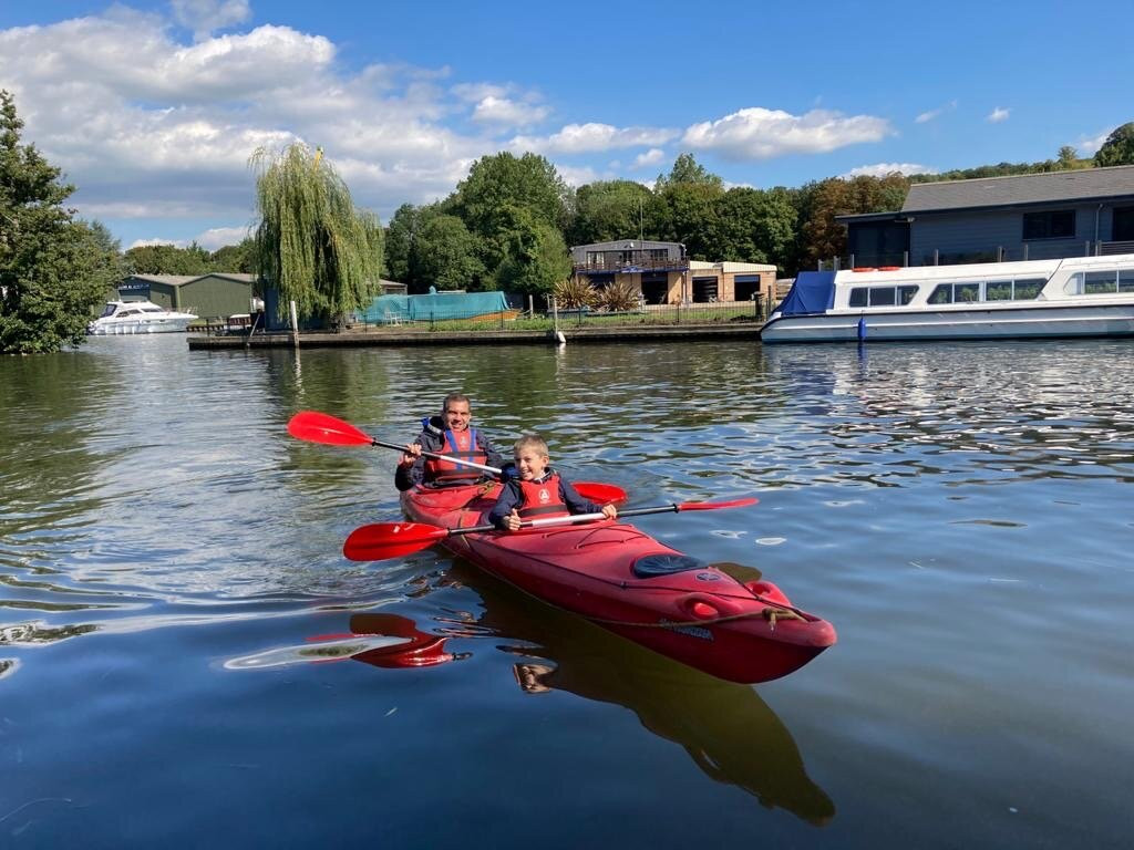 Henley Canoe Hire景点图片