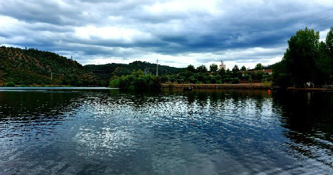 Praia Fluvial de Ortiga景点图片