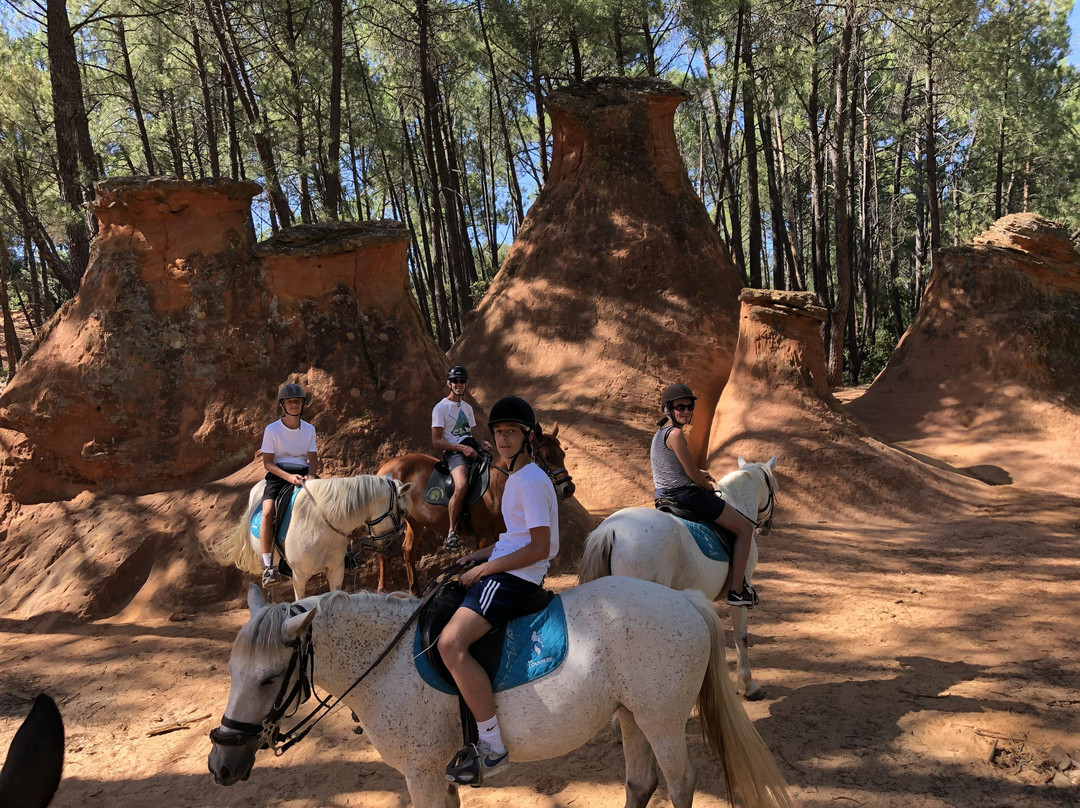 La Louviere-Bedoin必去景点