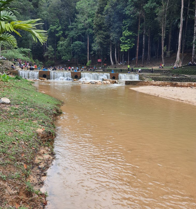Sungai Pandan Waterfall景点图片