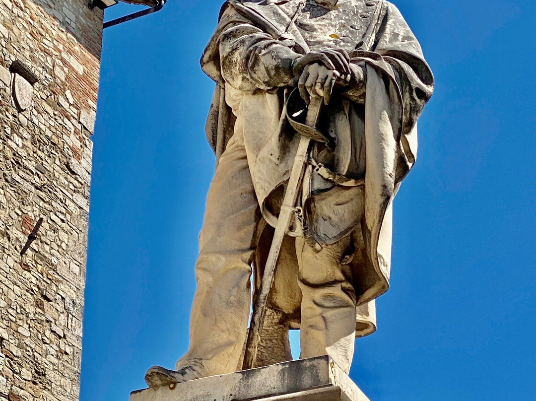 Monumento a Giuseppe Garibaldi-托迪必去景点