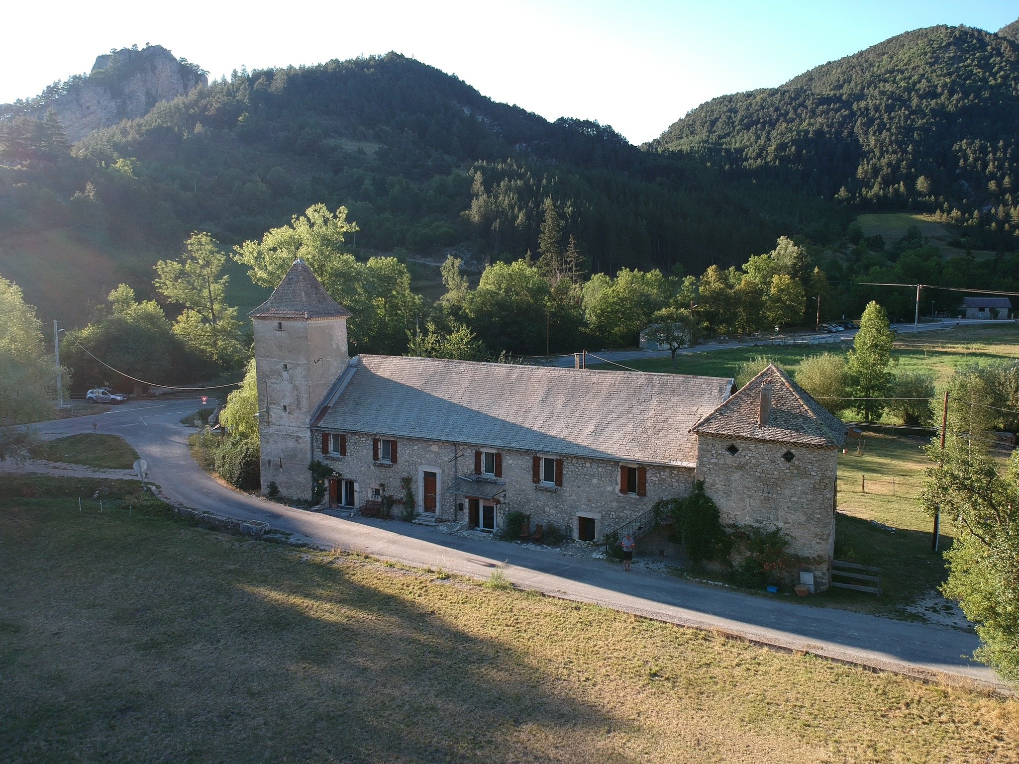 Le Colombier-官方