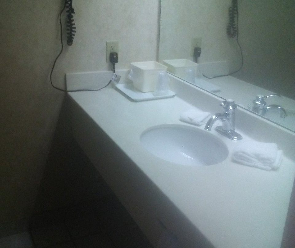 Campton Parkway Inn主图