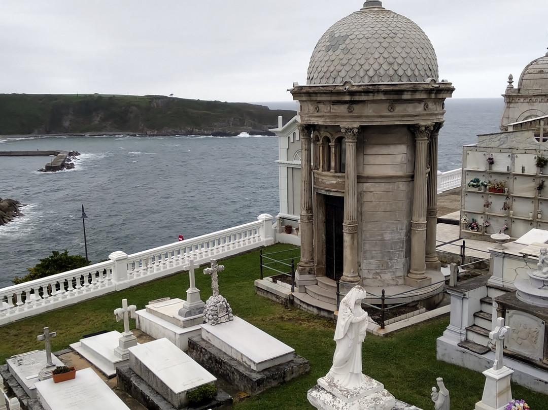 Cementerio de Luarca-卢阿尔卡必去景点