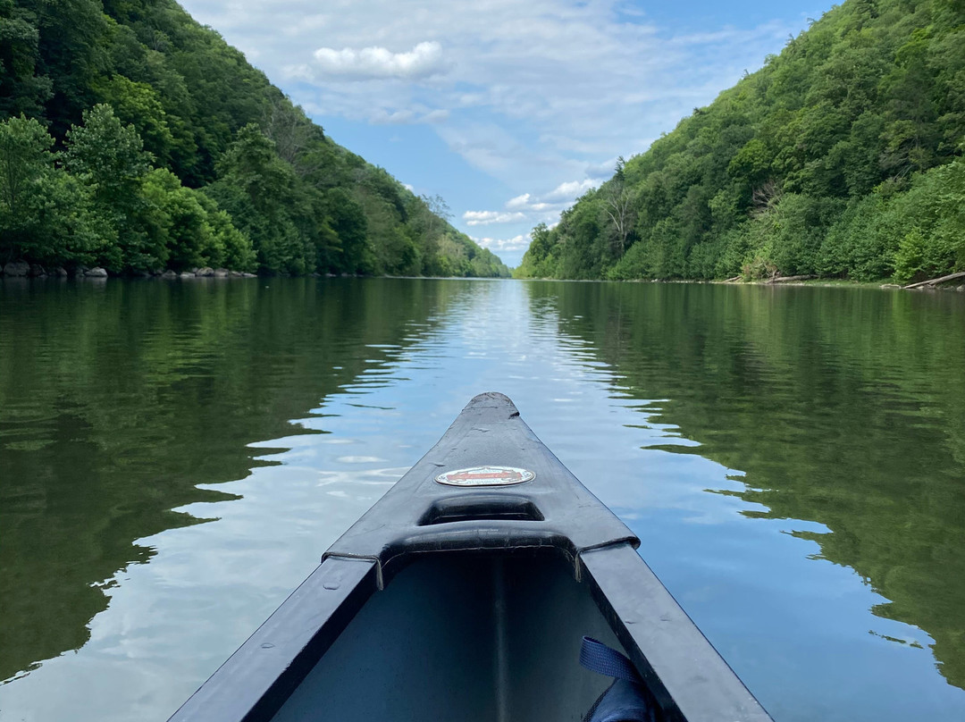Trough General Store & Canoe Rentals-Romney必去景点