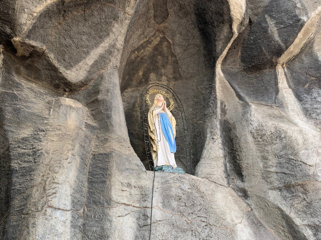 Réplique de la Grotte de Lourdes景点图片