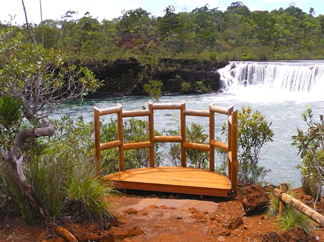Les Chutes de la Madeleine-Yate必去景点