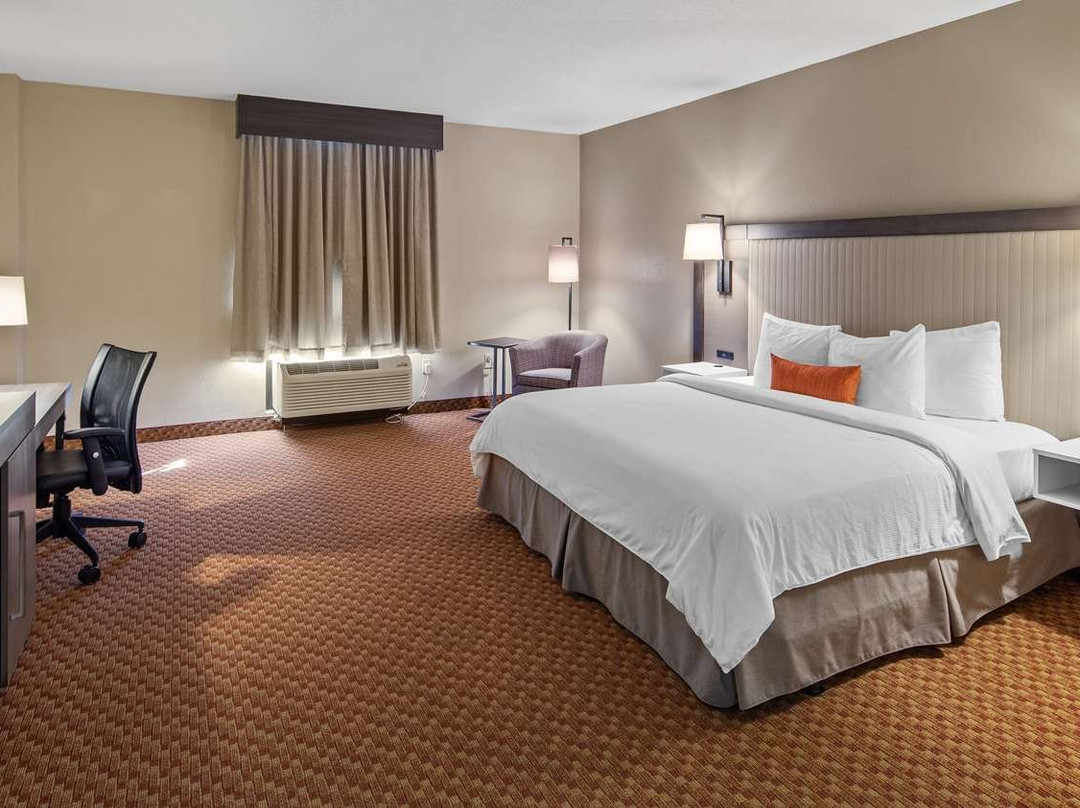 Best Western Plus Kendall Hotel & Suites主图