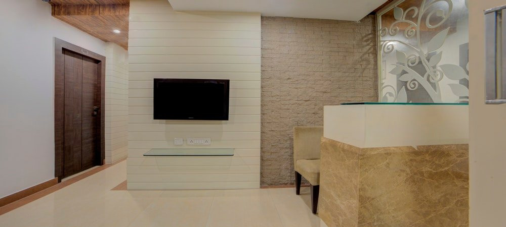 Treebo Trip White Woods主图