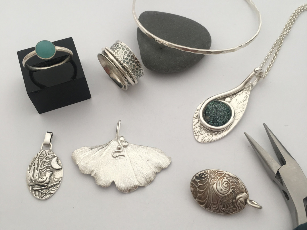 Silver and Stone Jewellery Design by Helen Drye景点图片
