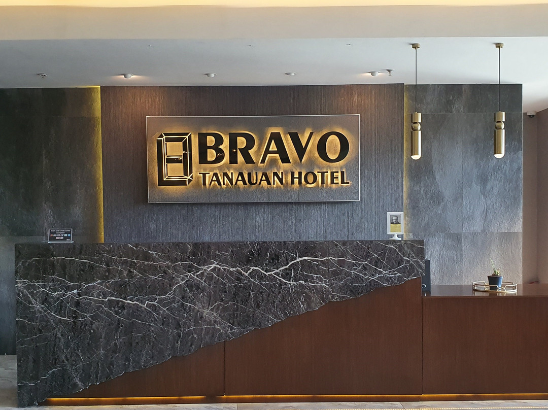 Bravo Tanauan Hotel主图