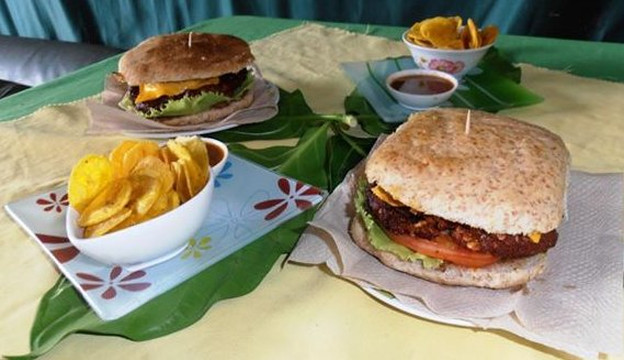 Veronica's Place- Home cooking-旧港必去景点