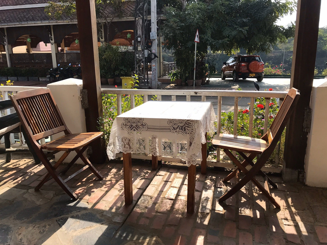 奥乌斯旅店主图