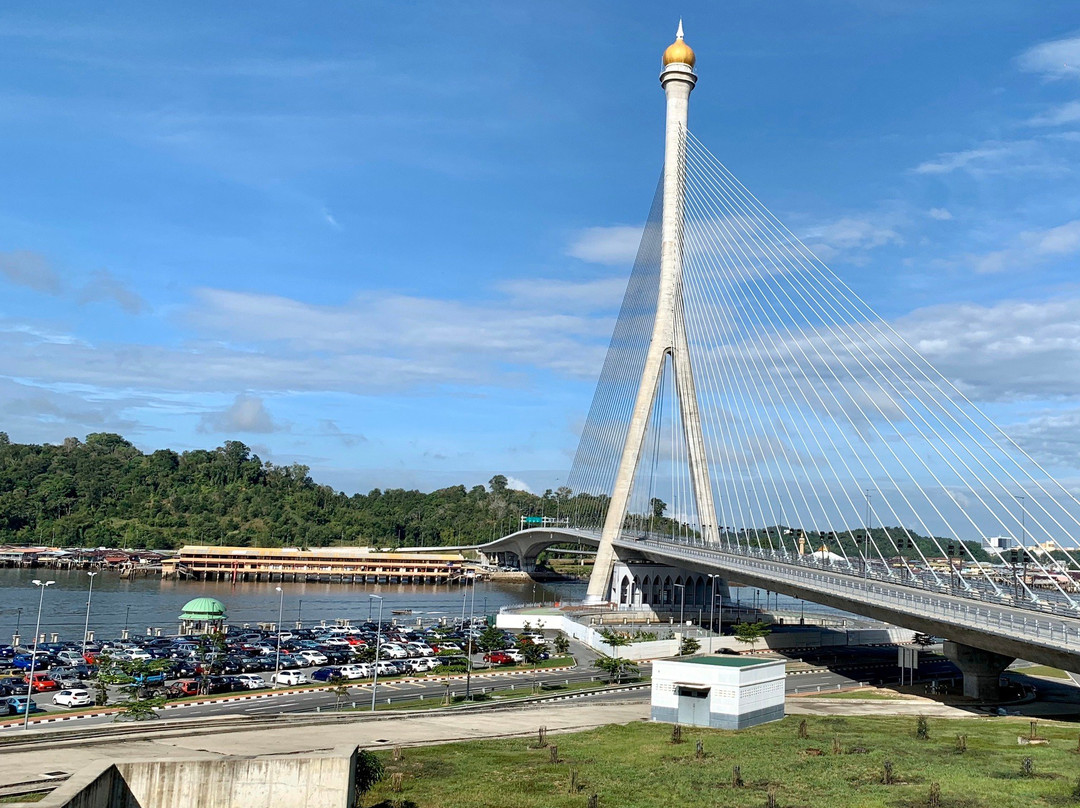 Raja Isteri Pengiran Anak Hajah Saleha Bridge景点图片