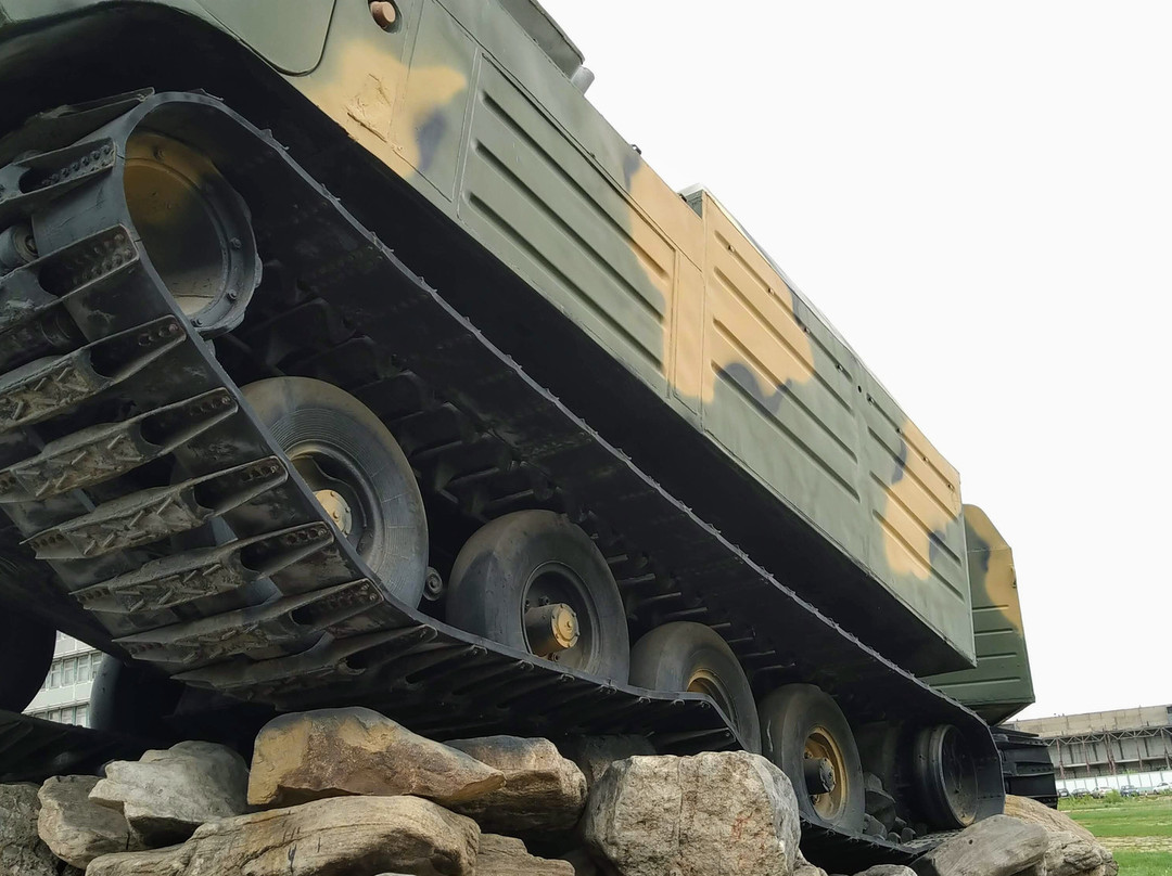 Monument to the Creators of Two-Link Conveyors Vityaz