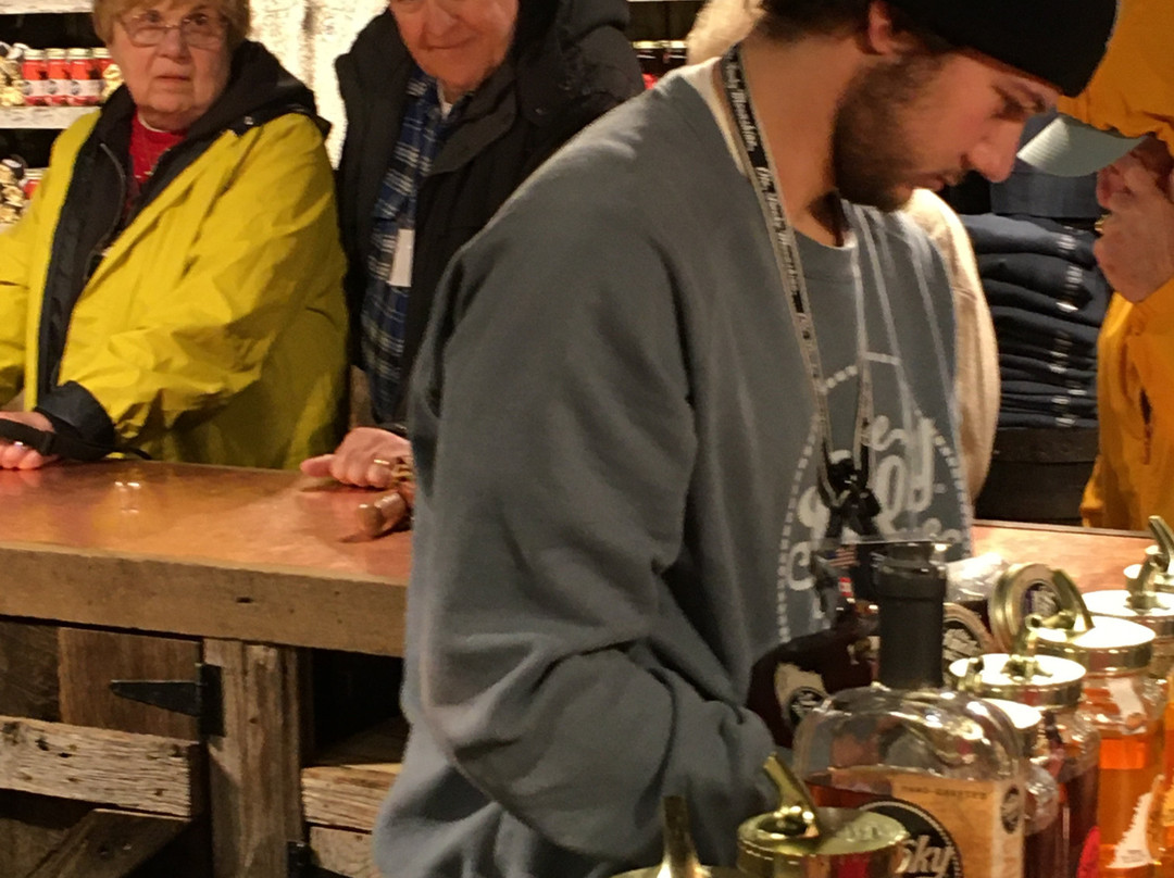 Ole Smoky Distillery - The Holler-盖林柏格必去景点