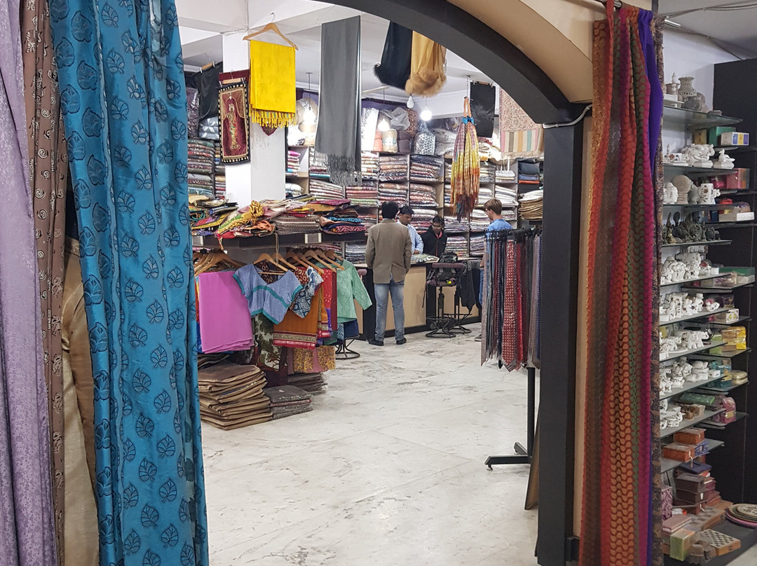 Jal Mahal Textile & Carpets-斋蒲尔必去景点