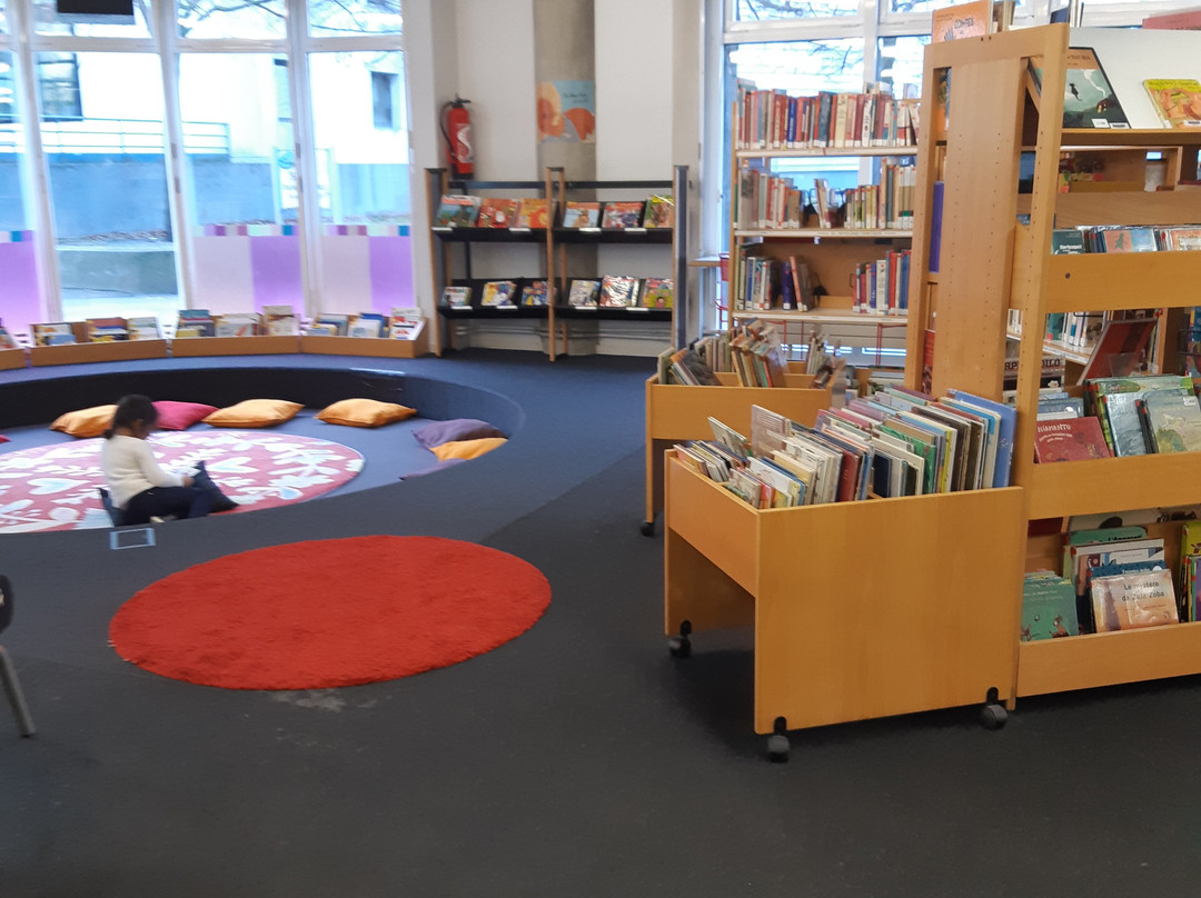 Bibliothèque Elsa Triolet-博比尼必去景点