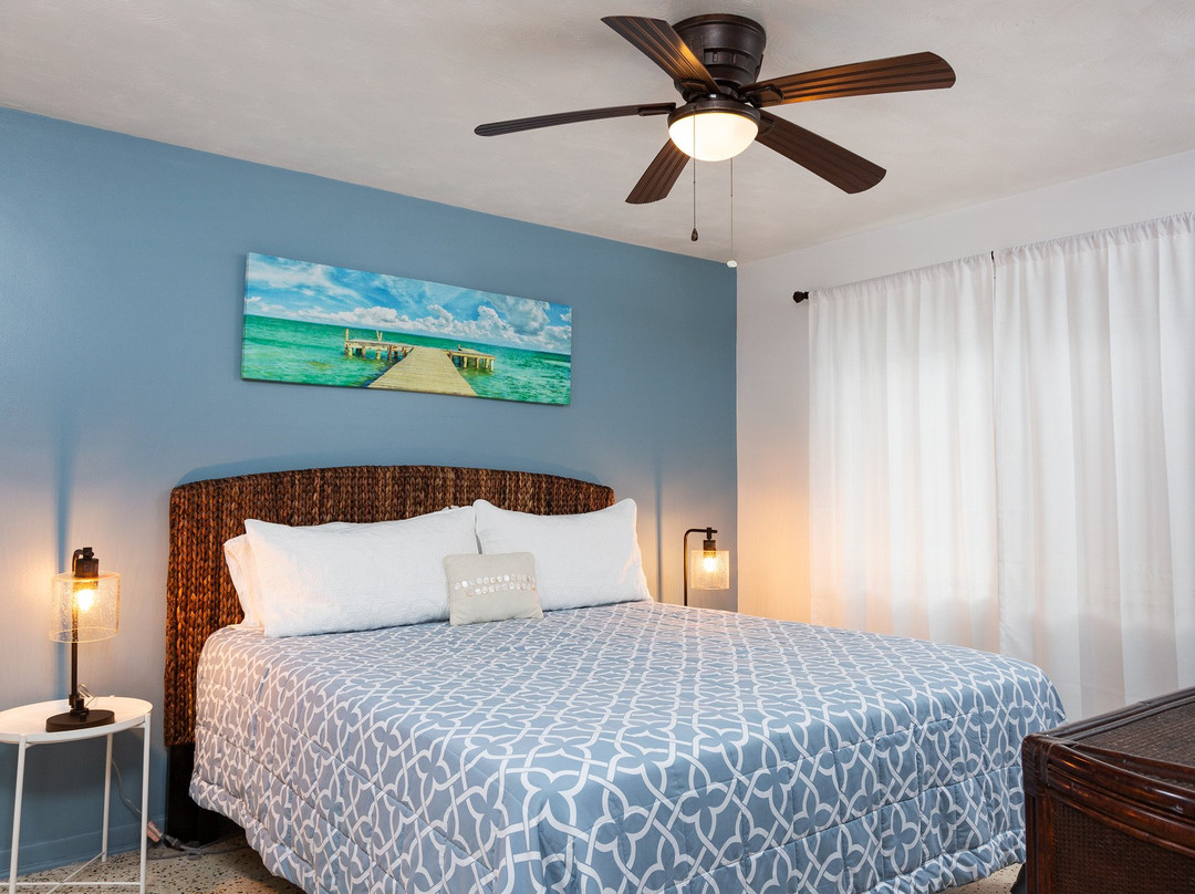 Sunshine Shores Boutique Apartments主图