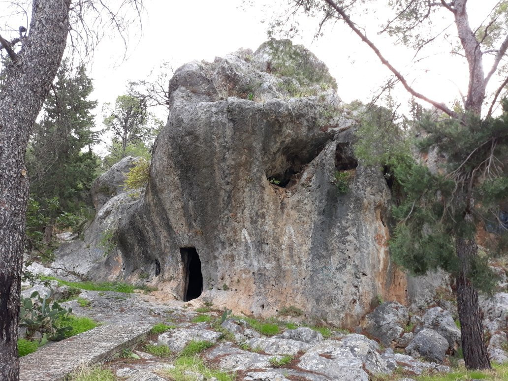 O Tafos tou Lokrou-Galaxidi必去景点