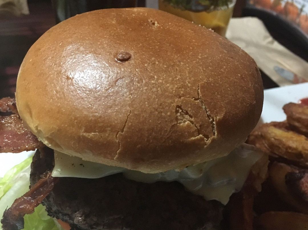 Country Club Tavern景点图片