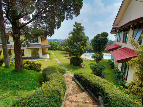 The Jayakarta Inn & Villas Cisarua, Mountain Resort & Spa主图