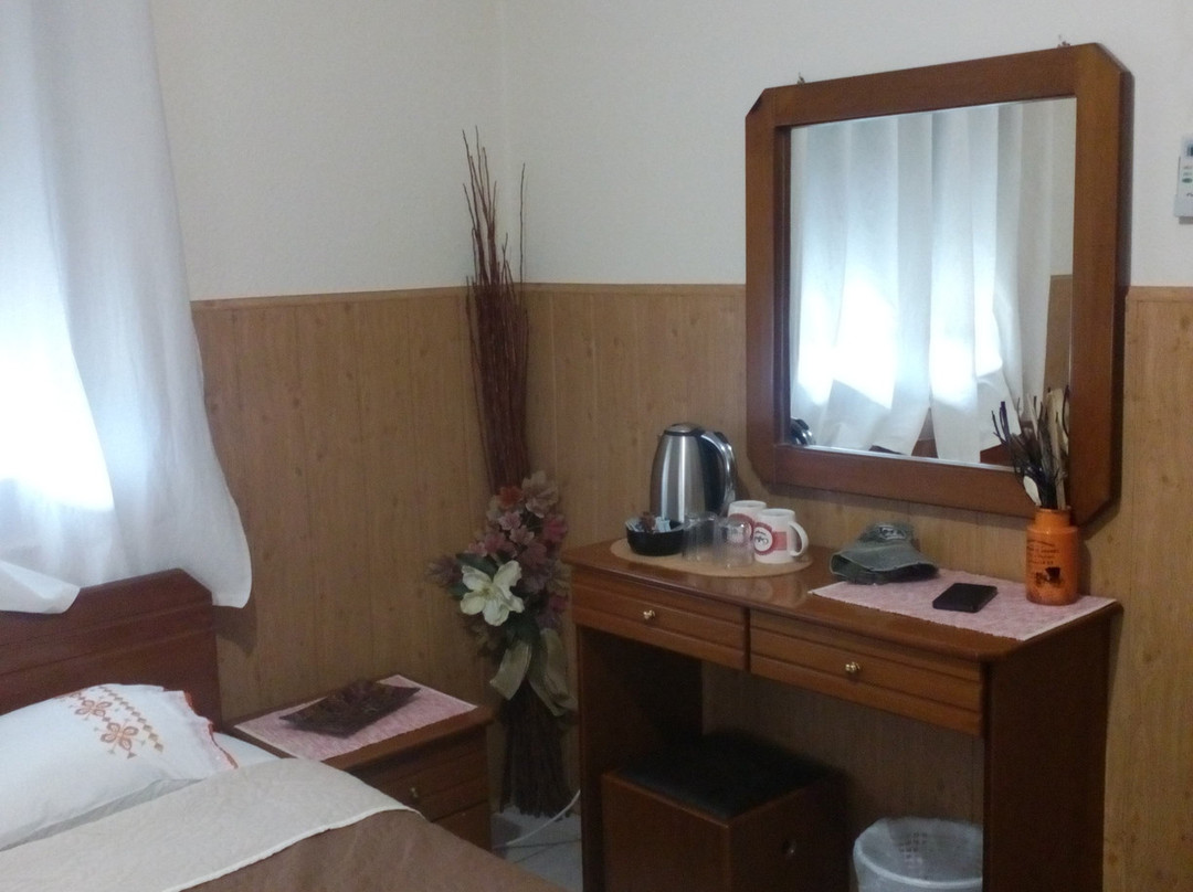 Bloutsos Rooms主图