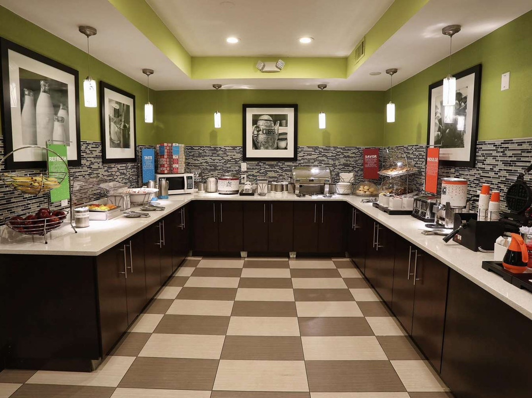 Hampton Inn Paris主图