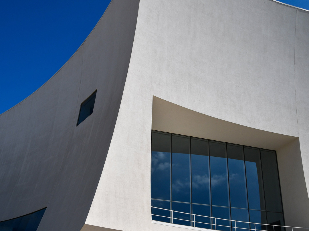 Auditorio y Palacio de Congresos Infanta Dona Elena-阿吉拉斯必去景点