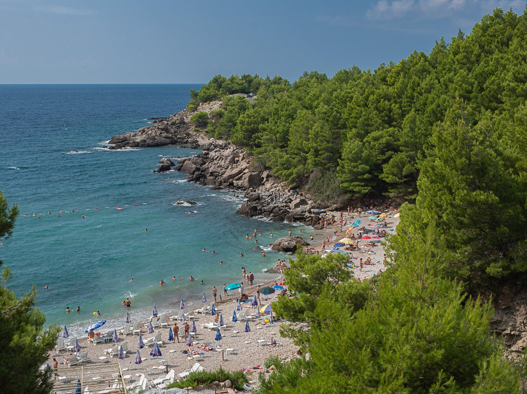 Strbina Beach-Sutomore必去景点