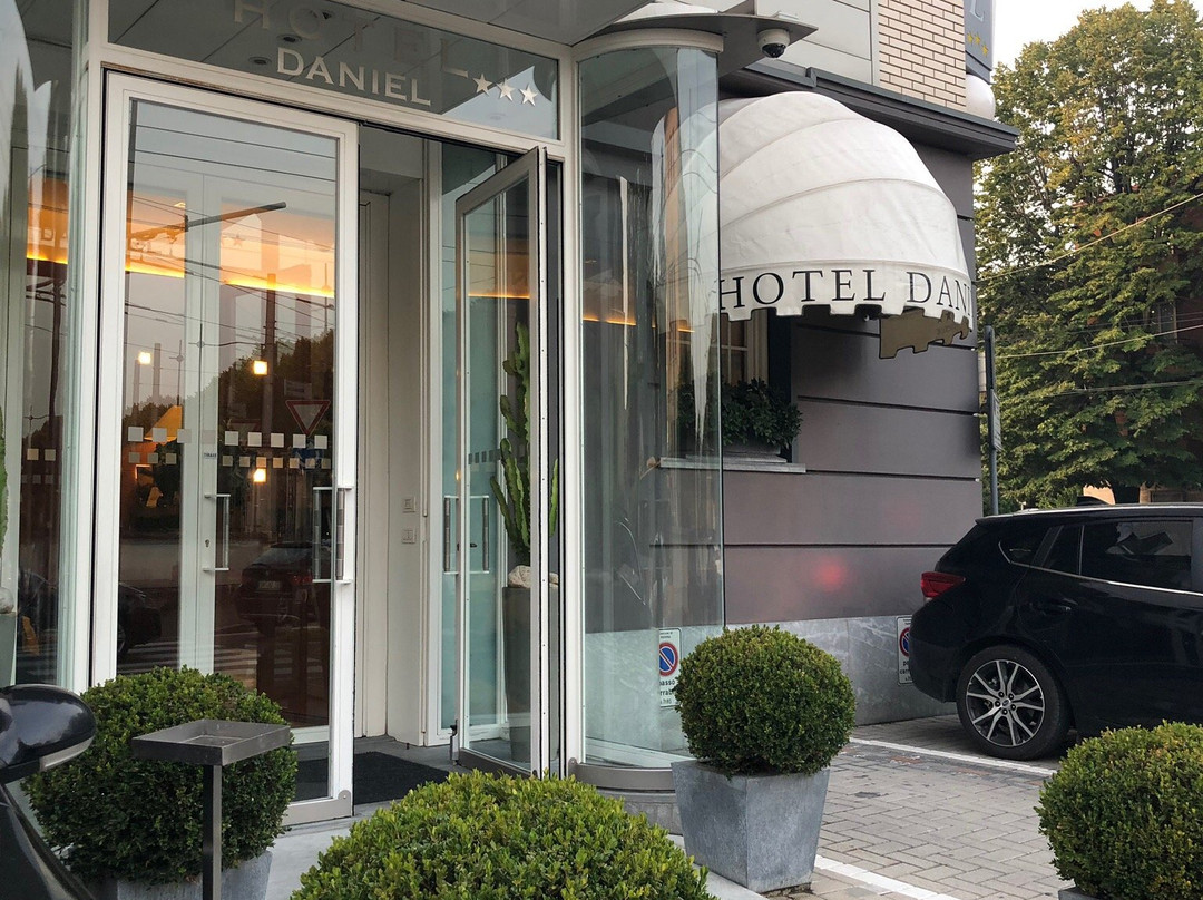 丹尼尔酒店主图