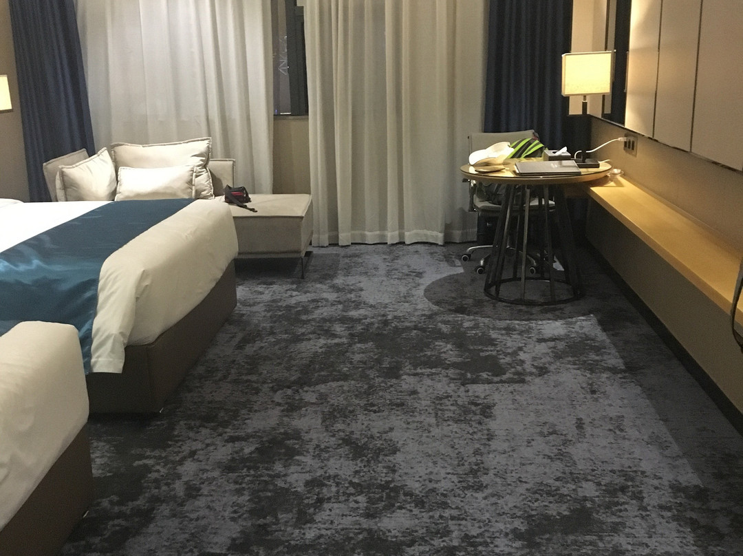 鹤山泉智酒店主图