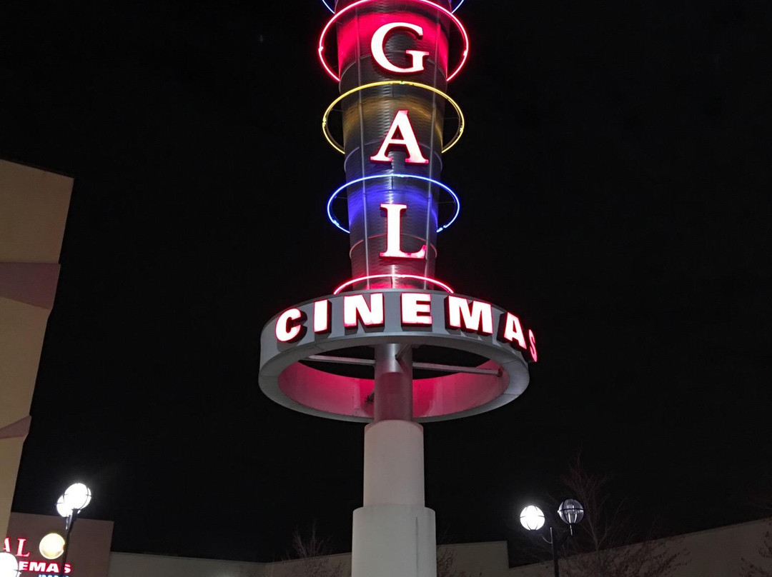 Regal Cinemas St. Louis Mills Stadium 18 IMAX Movie Theater景点图片