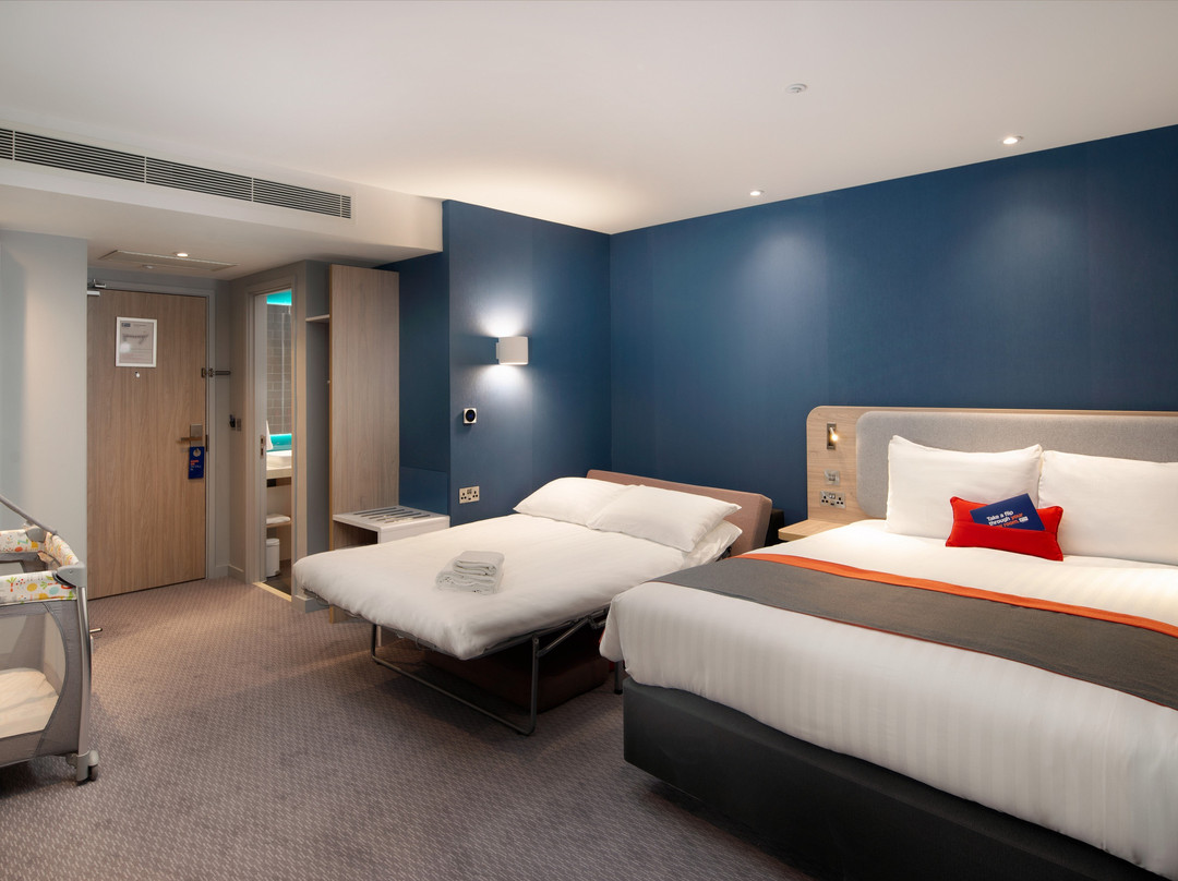 Holiday Inn Express London Heathrow T4主图