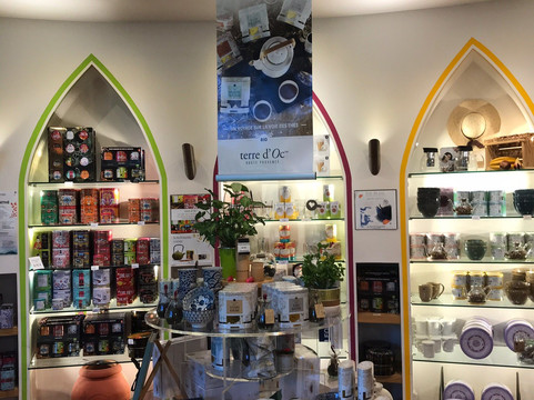 Terre D'Oc-Villeneuve必去景点