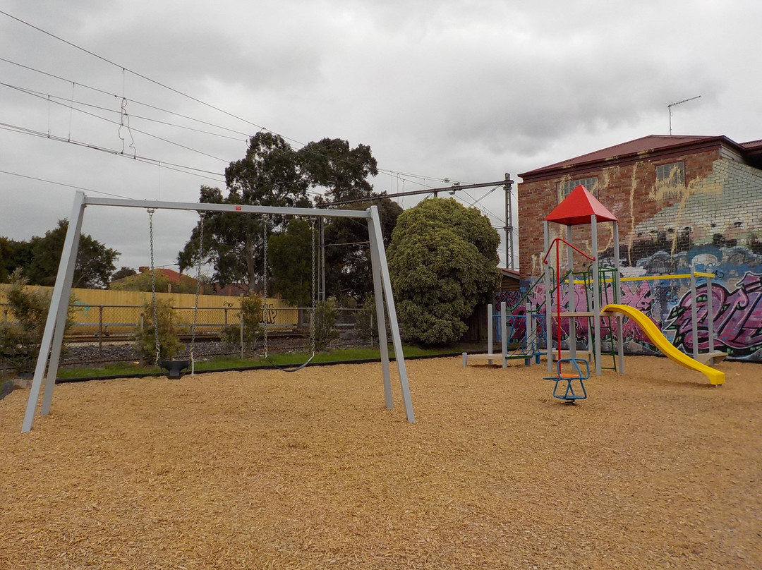 Carlyle Reserve Playground景点图片