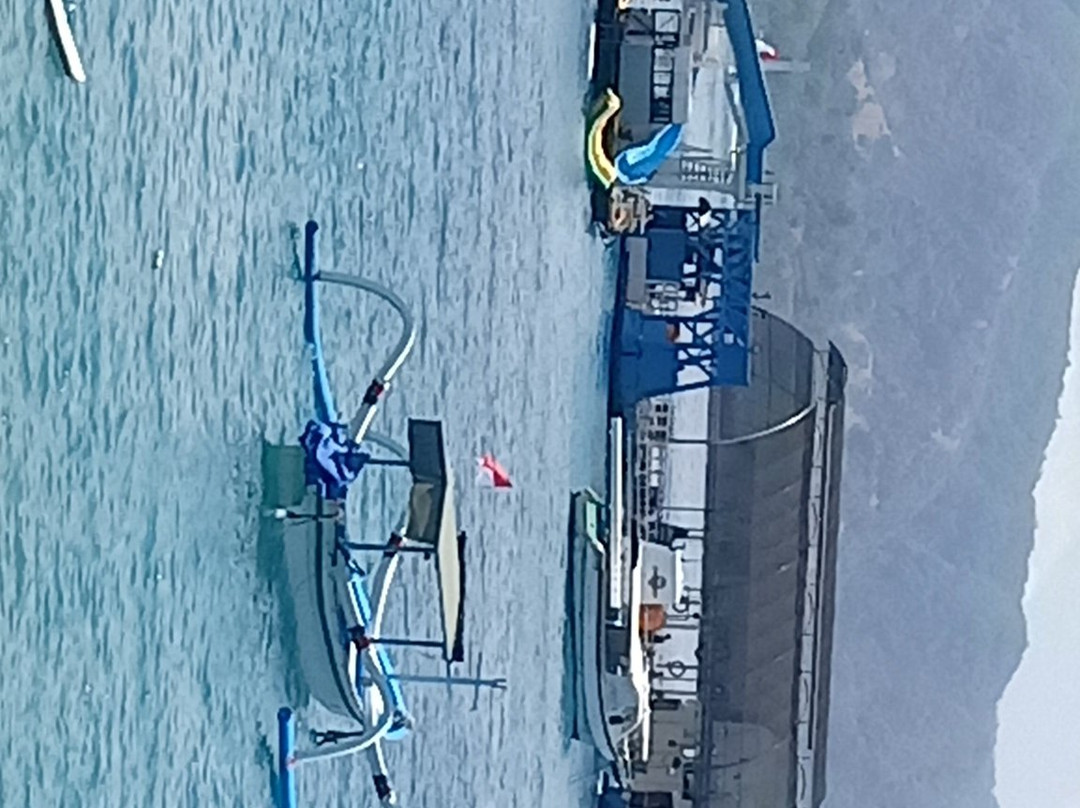 蓝色珊瑚礁海滩景点图片