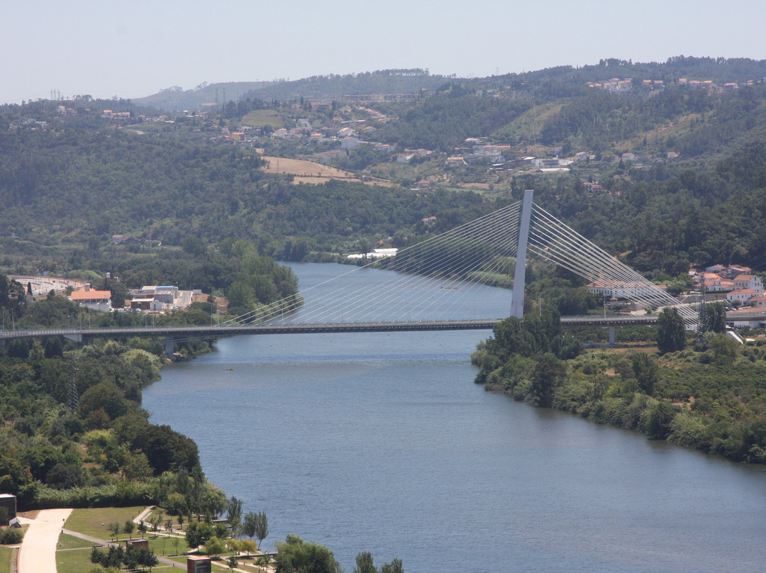 Ponte Rainha Santa Isabel景点图片