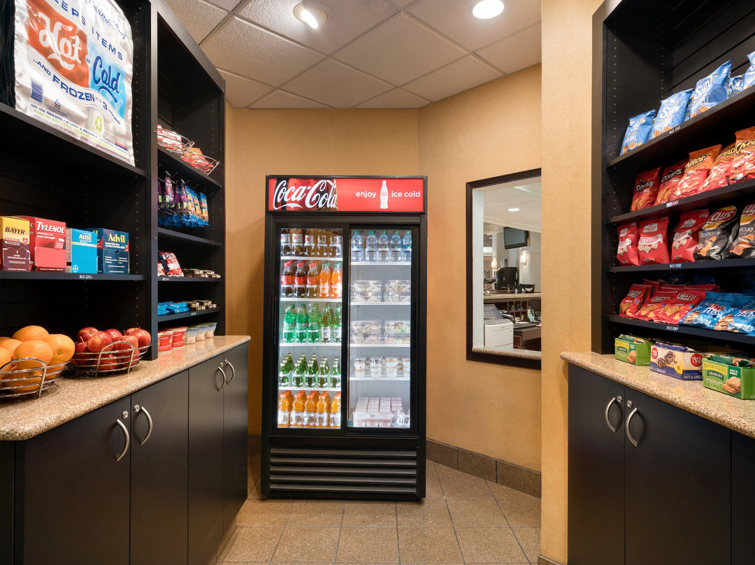 恩格尔伍德皇冠假日酒店主图