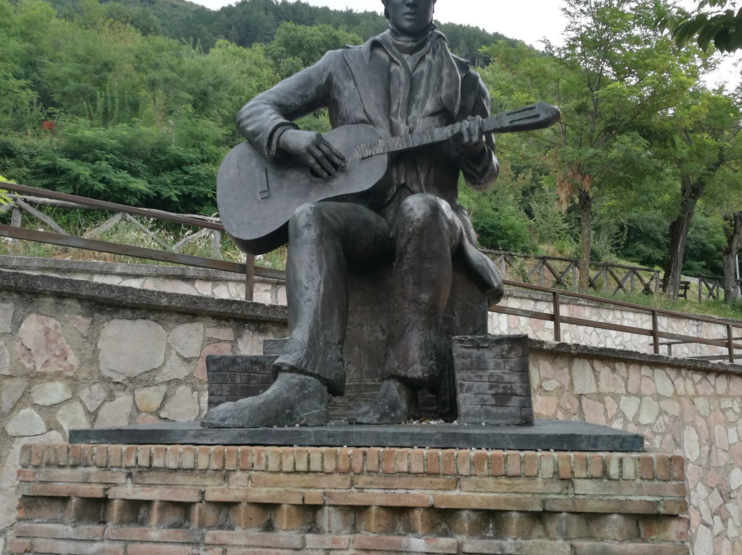 Monumento a Lucio Battisti景点图片